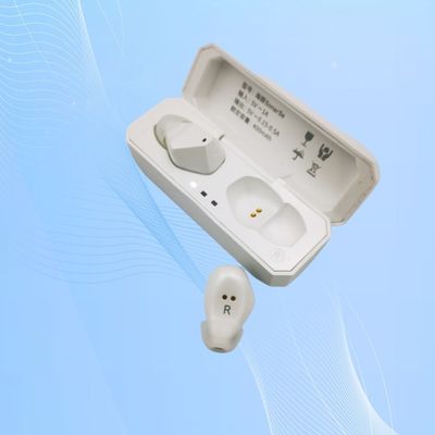 کمک شنوایی شارژ پذیر با سرکوب اکو و تقویت گفتار